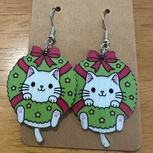 Cute Cat Christmas Wreath Earrings - Green and Red
